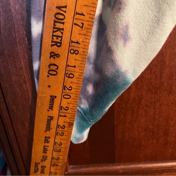 Pink Victorias Secret Baby Blue Off the Shoulder Tie Dye Sweatshirt EUC It#C56 - Picture 9 of 15